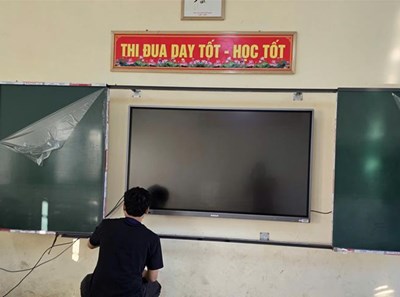 Lắp đặt và bàn giao màn hình tương tác và bảng trượt thông minh tại Hưng Yên