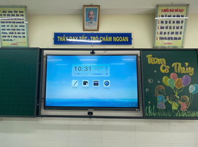 Dự án lắp đặt màn hình tương tác Windora tại Trường Tiểu học Dịch Vọng Hậu