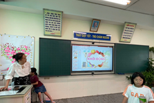 Màn hình tương tác thông minh - Giải pháp giáo dục và hội họp hiện đại hàng đầu